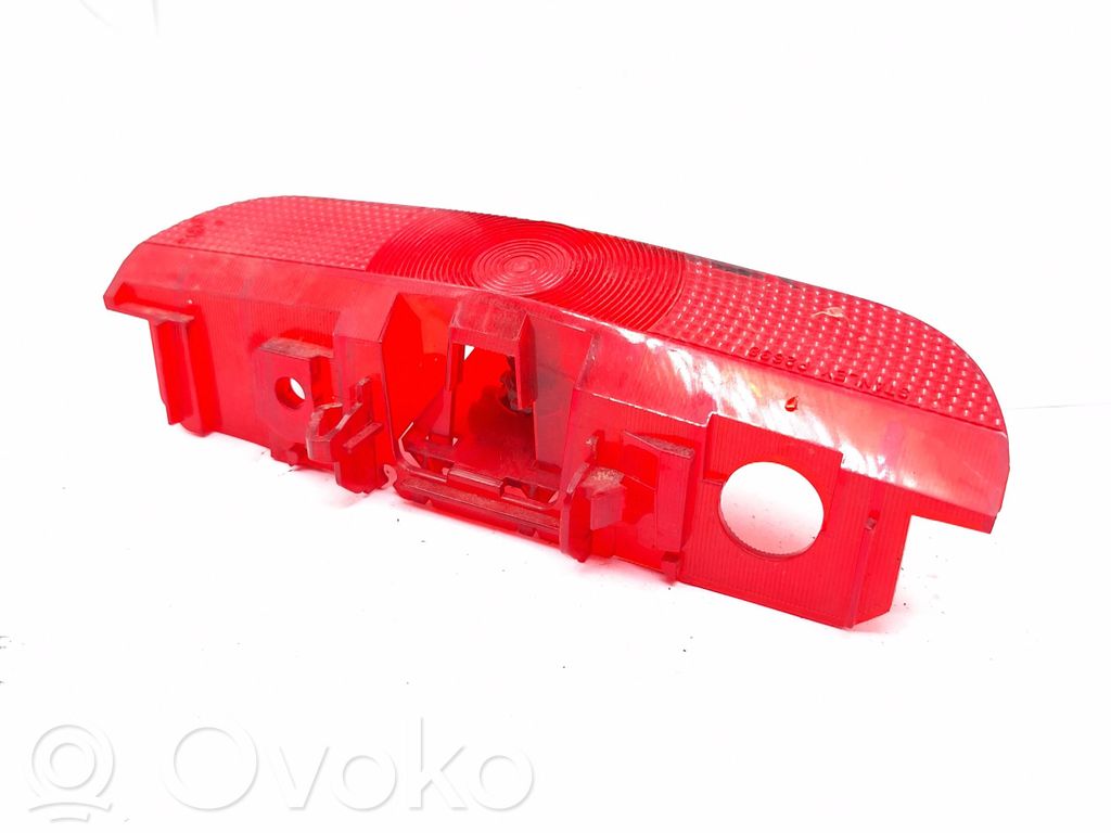 Third/center stoplight   RB18