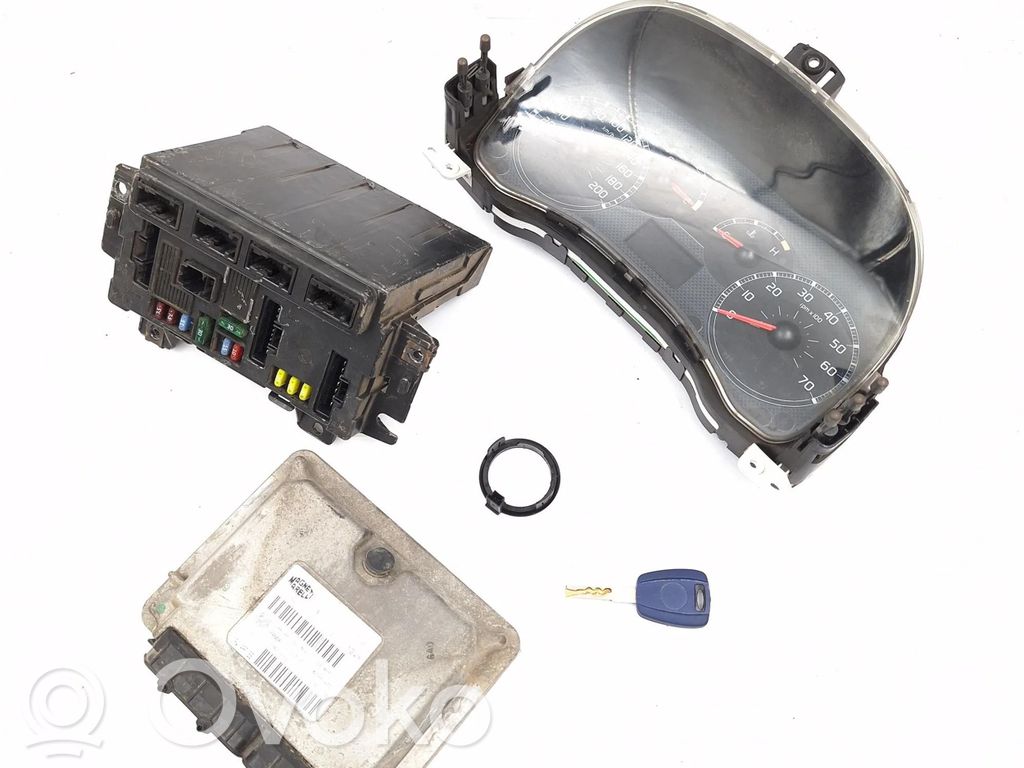 Fiat Panda II Komputer / Sterownik ECU i komplet kluczy 