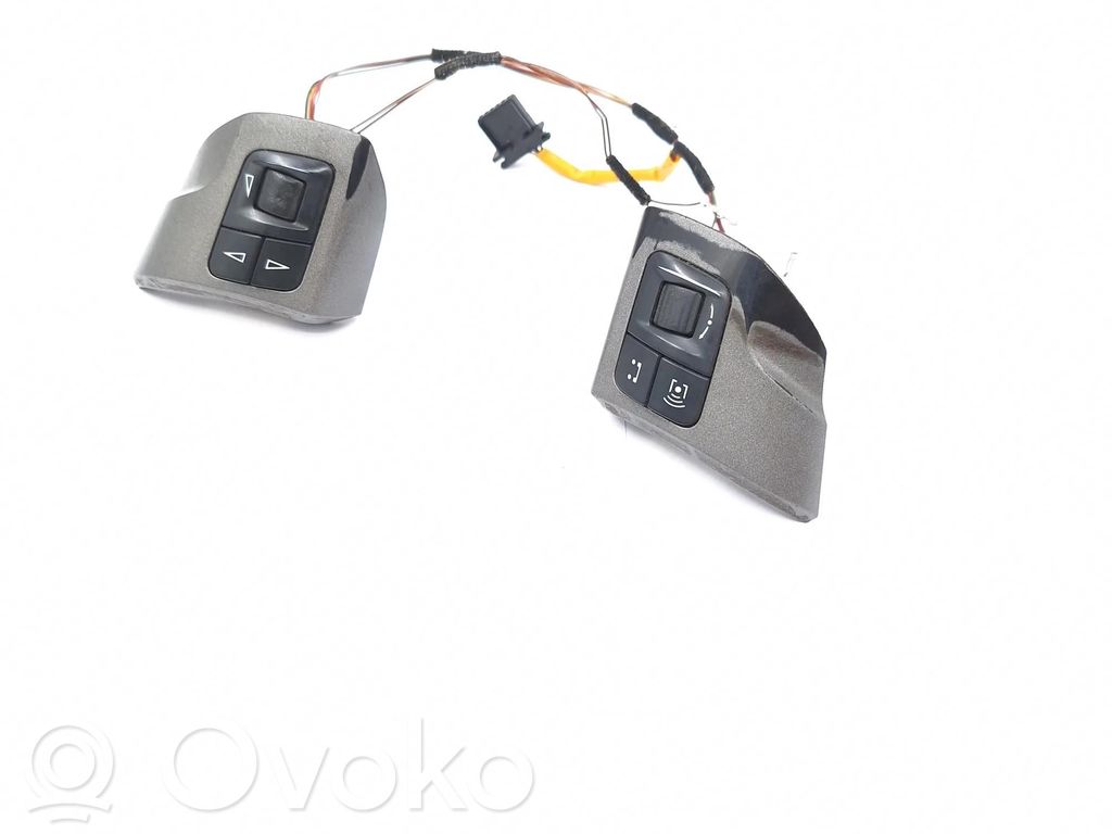 Opel Astra H Butoane/comutatoare pe volan 
