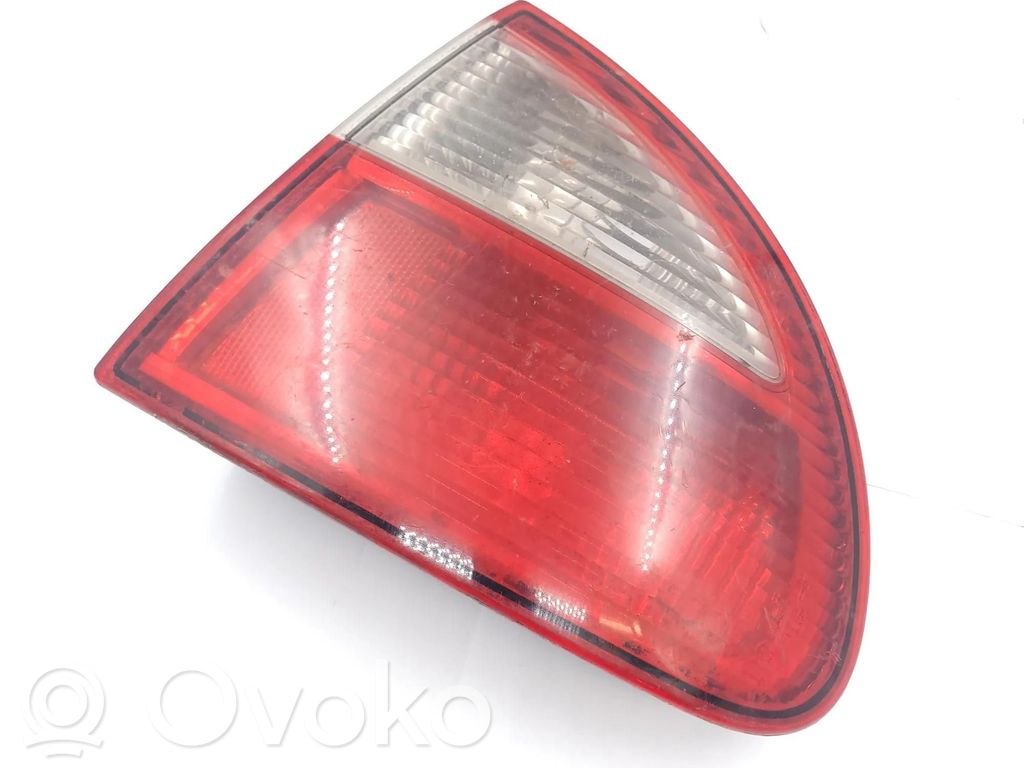 Seat Leon (1M) Aizmugurējais lukturis virsbūvē 