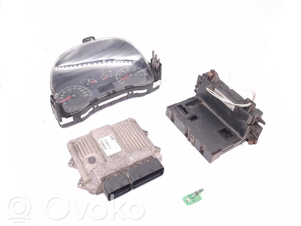 Fiat Panda II Kit cu ECU motor și set închidere uși 