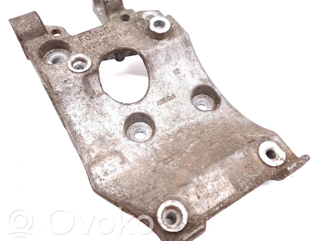 Dzinēja spilvens   AV2Q8D611AB
