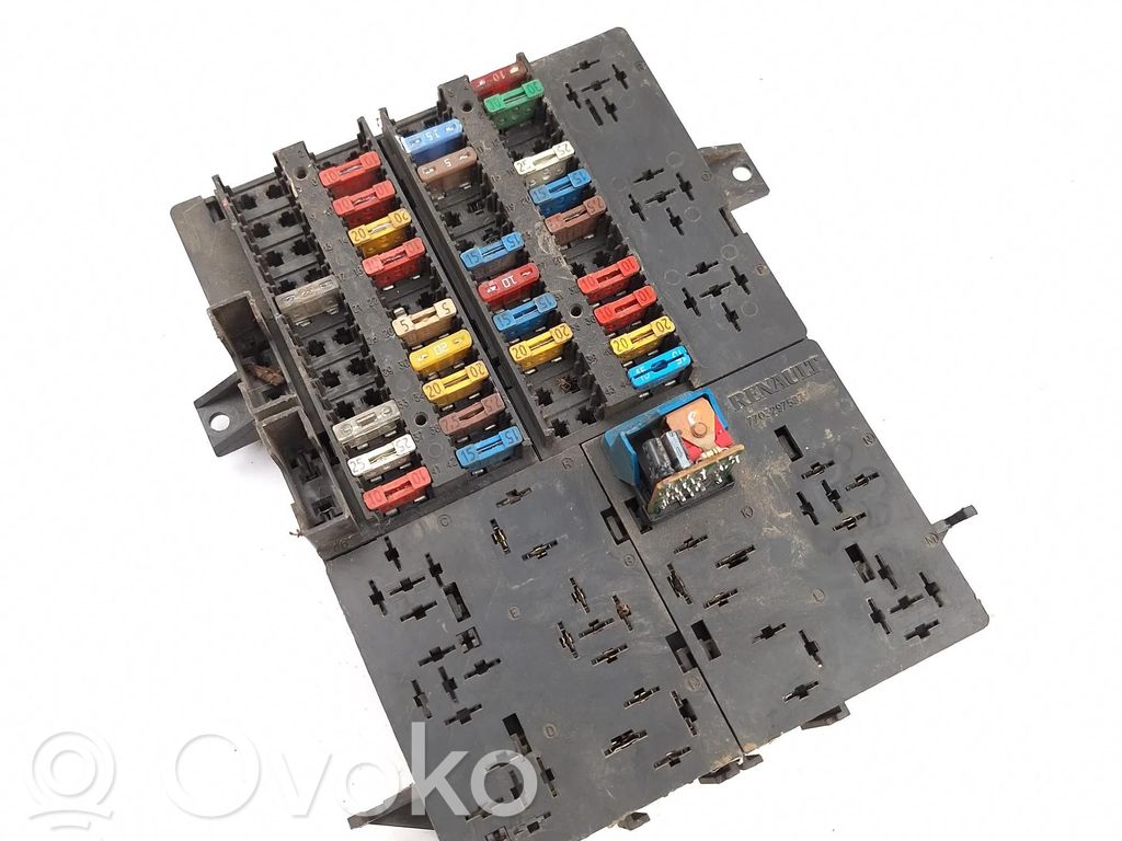 Renault Master II Fuse module 