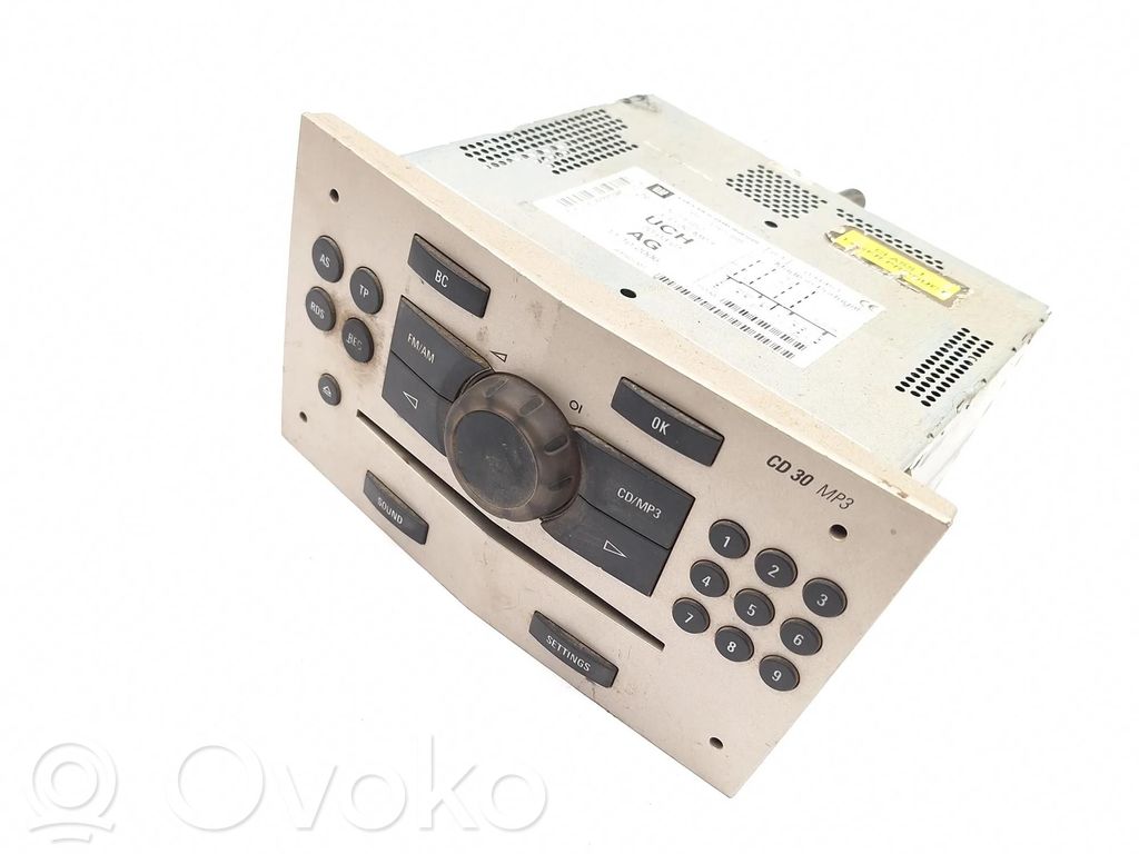 Opel Corsa D Panel / Radioodtwarzacz CD/DVD/GPS 