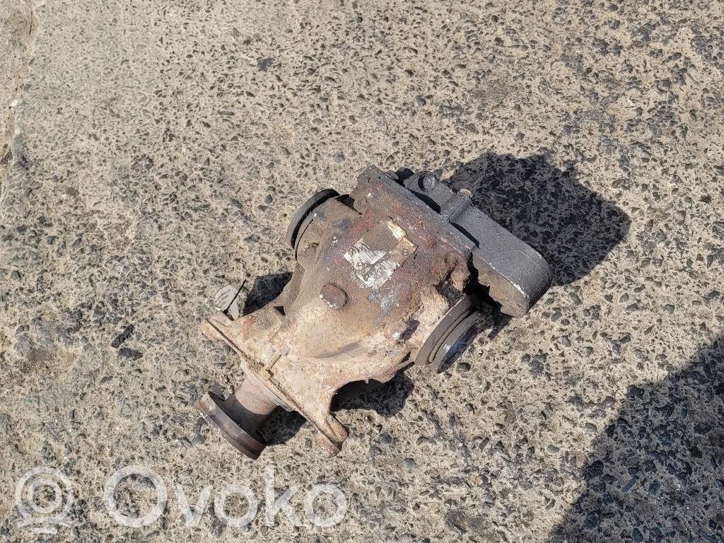 Rear differential   33107527097