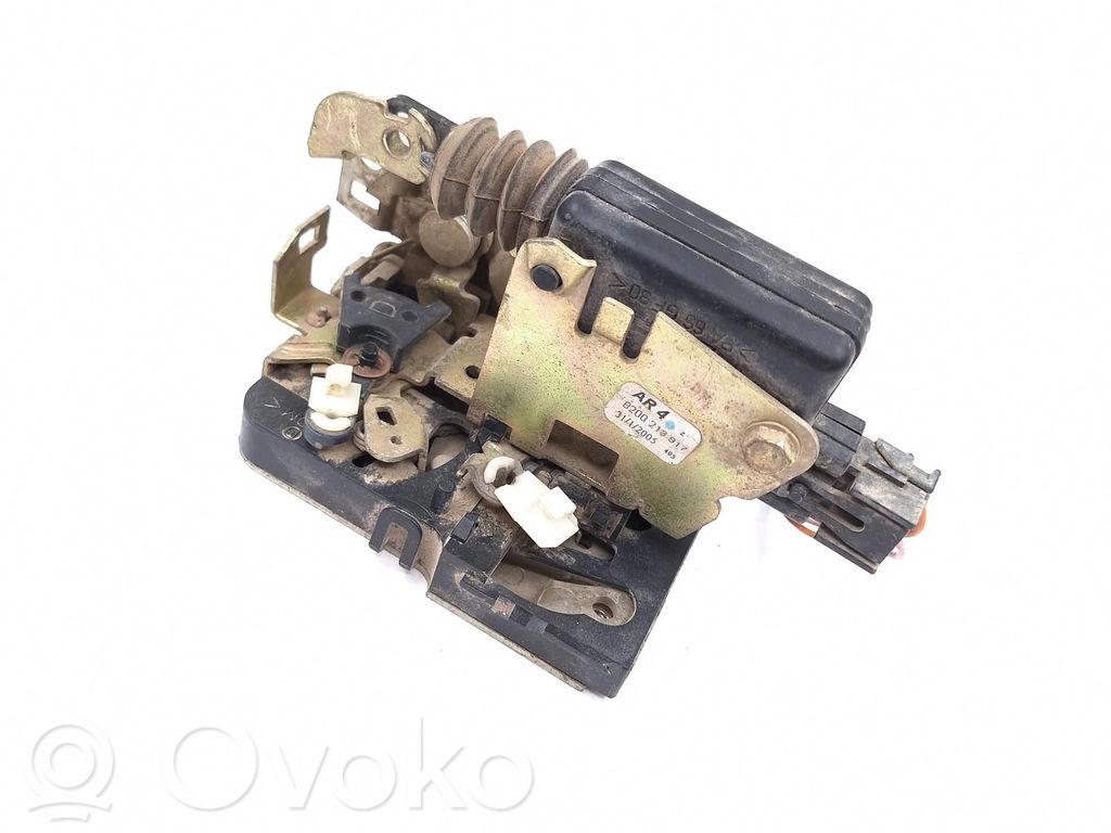 Dacia Logan I Front door lock (next to the handle) 