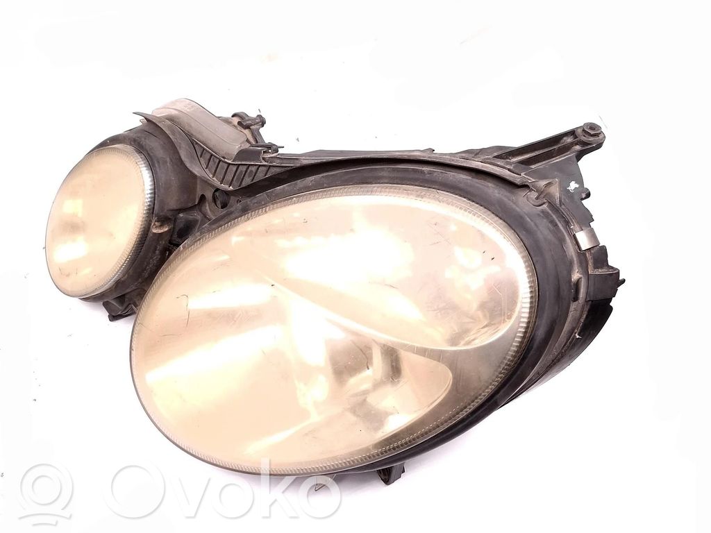 Mercedes-Benz E W211 Lampa przednia 