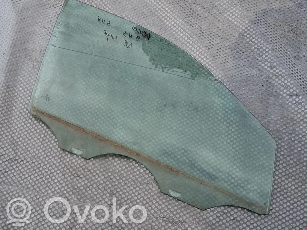 Volkswagen Polo IV 9N3 Front door window glass four-door 