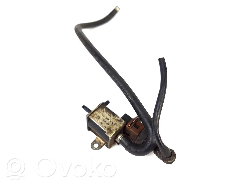 Volkswagen PASSAT B5.5 Zawór elektromagnetyczny 