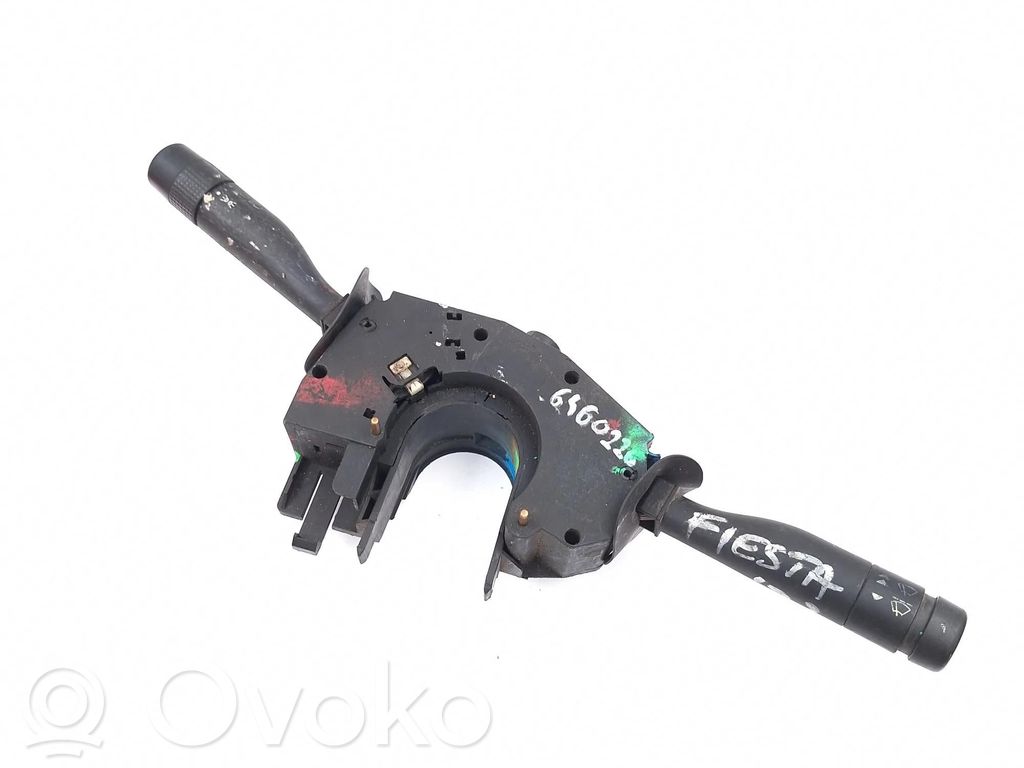 Ford Fiesta Commodo, commande essuie-glace/phare 