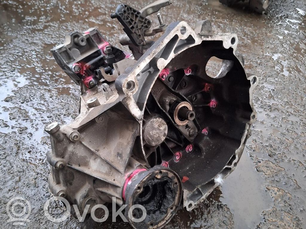Volkswagen Golf V Cutie viteze manuală cu 5 trepte 