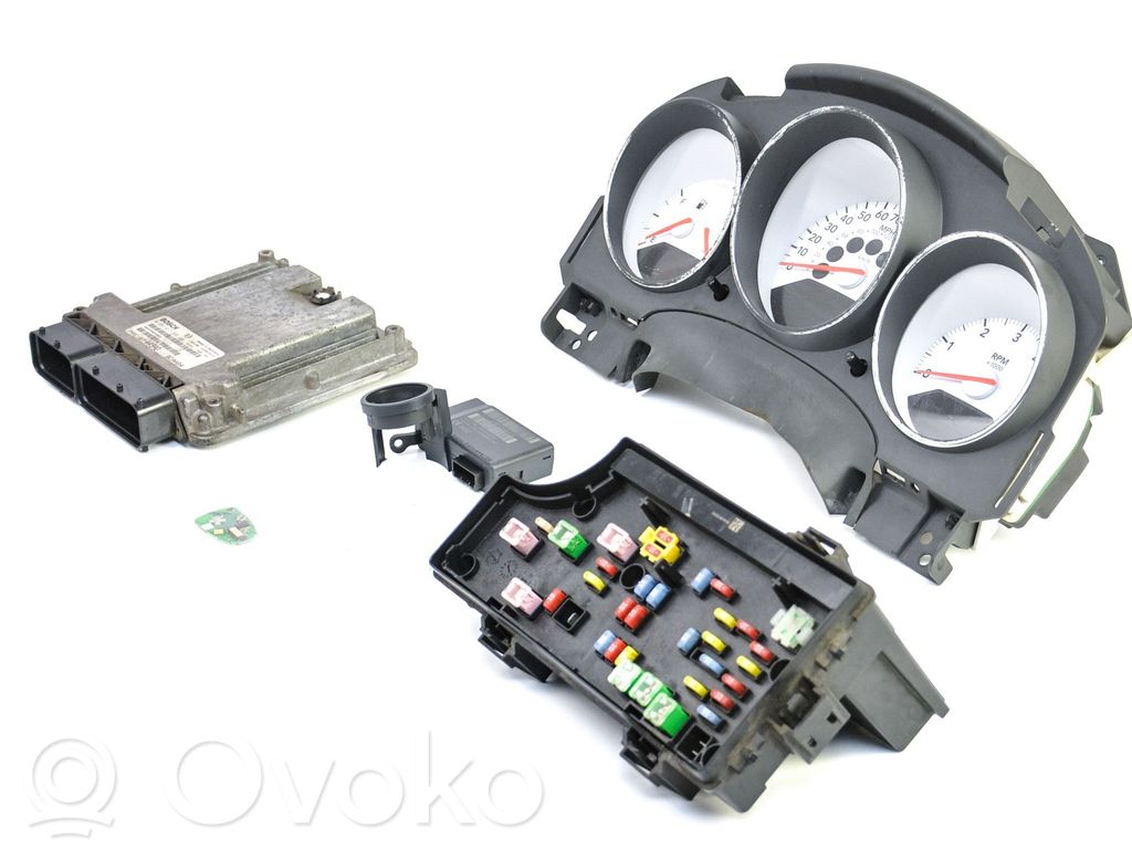 Dodge Caliber Komputer / Sterownik ECU i komplet kluczy 
