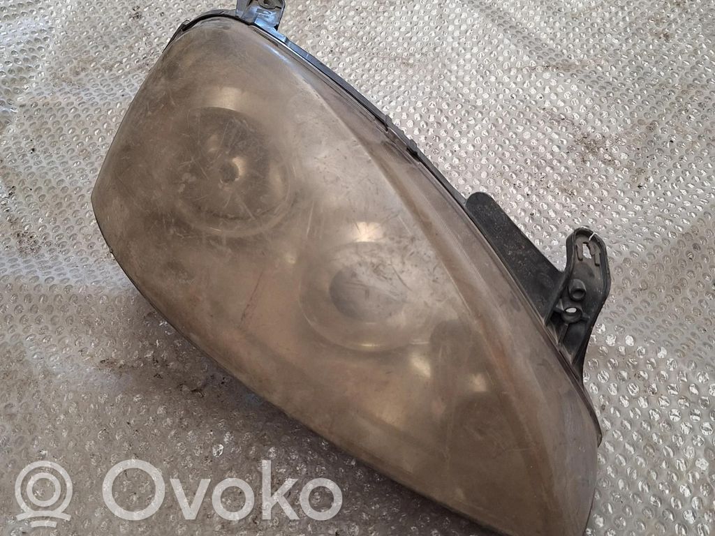 Opel Corsa C Phare frontale 