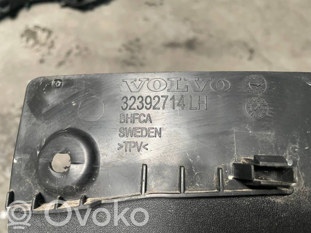 Volvo EX40 Chlapacze przednie 