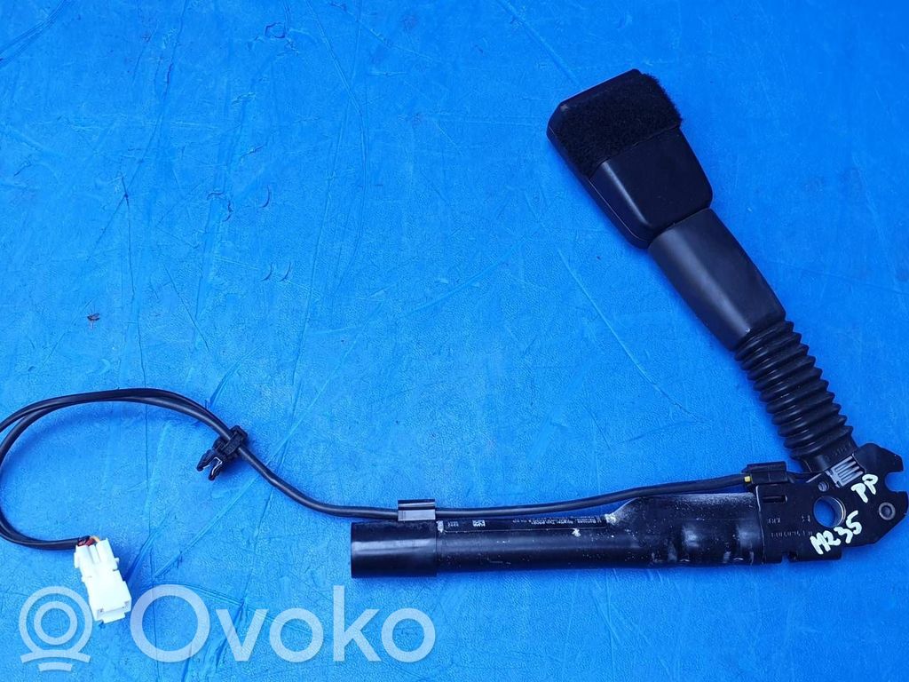 BMW 2 F22 F23 Klamra przedniego pasa bezpieczeństwa 