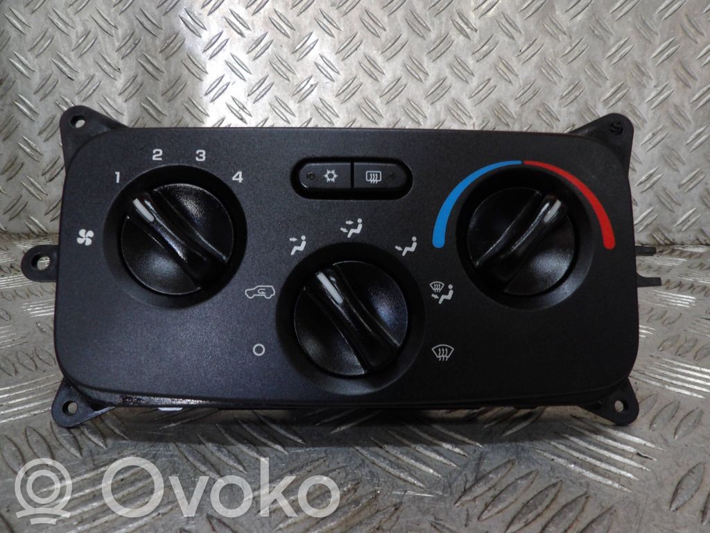 Jeep Cherokee III KJ Climate control unit 