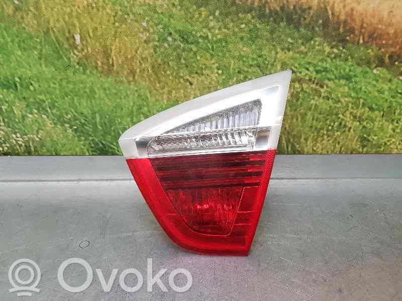 Rear/tail lights   6937460