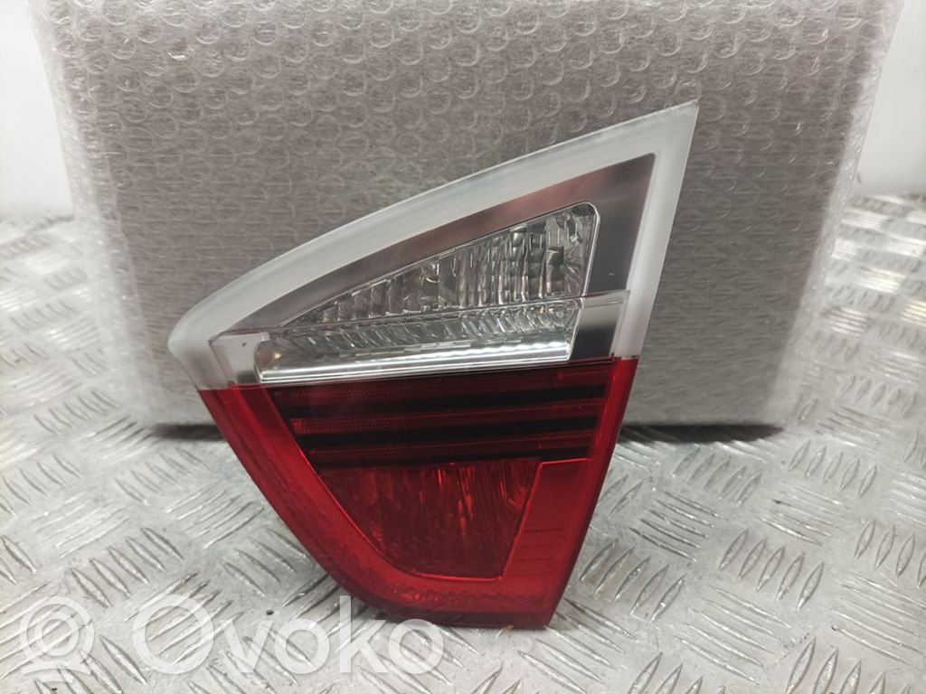 Rear/tail lights   6937460