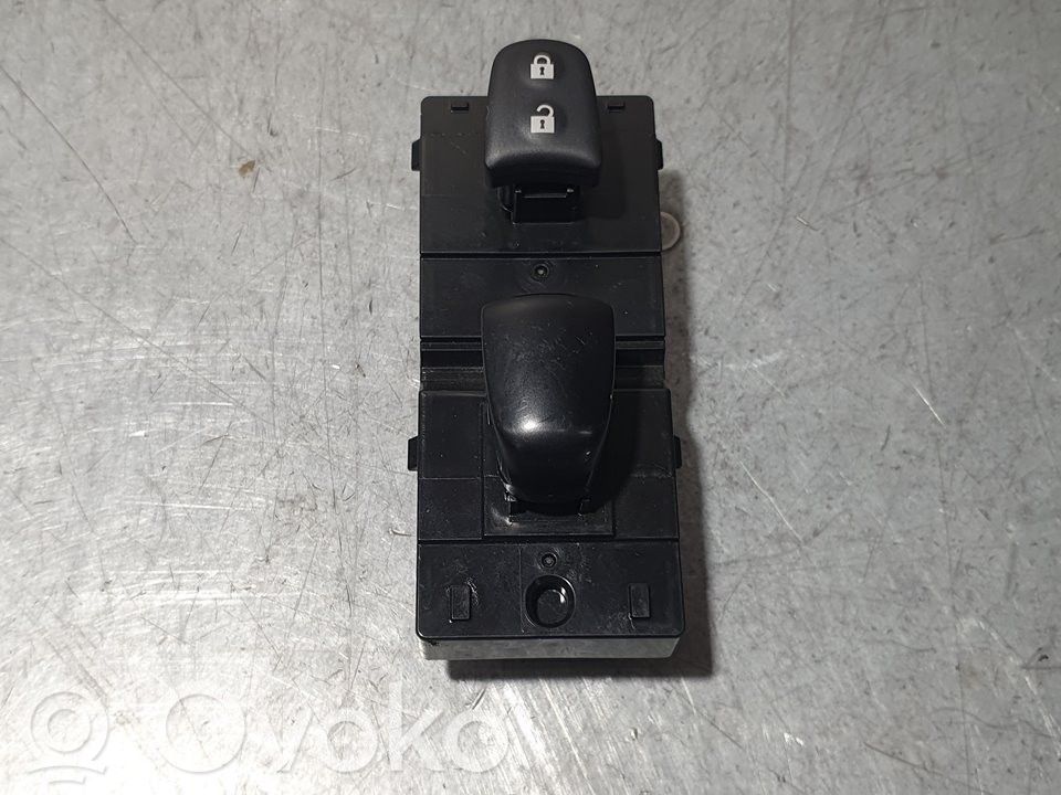 Interruptor del elevalunas eléctrico   SINREF