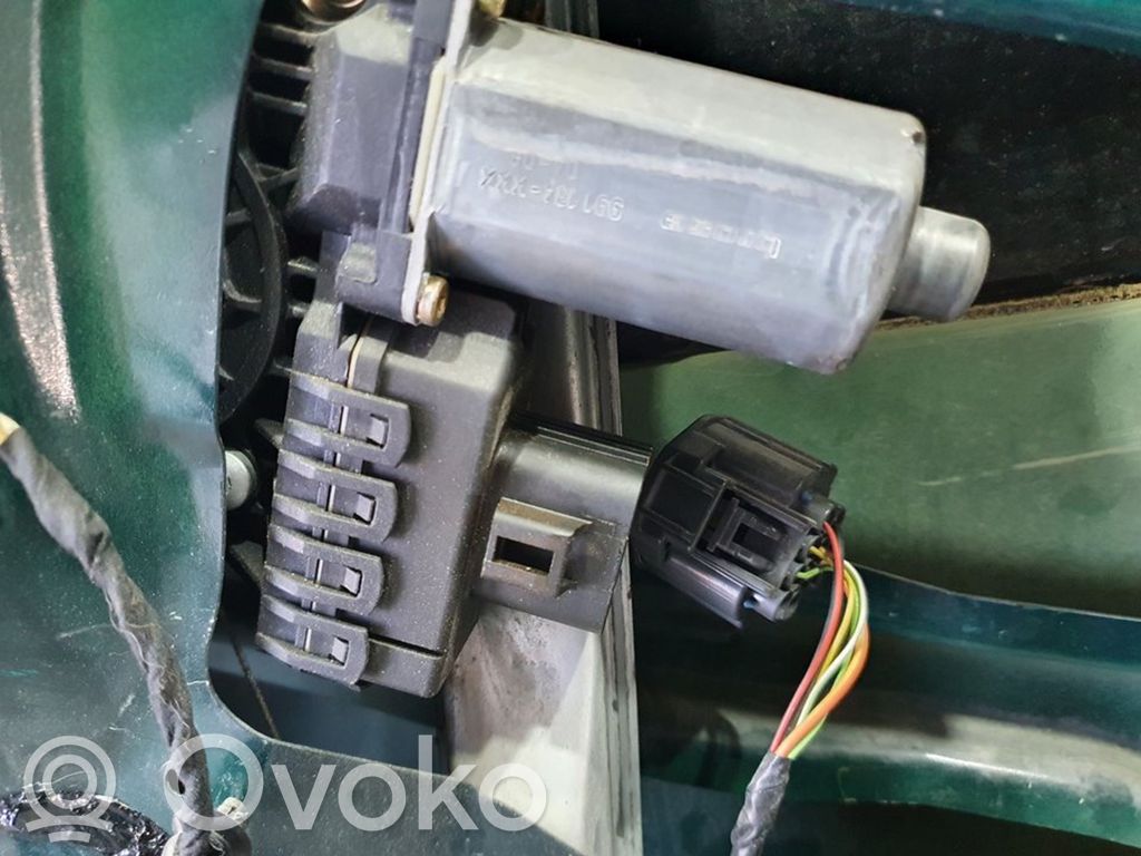 Rear door manual window regulator   SINREF