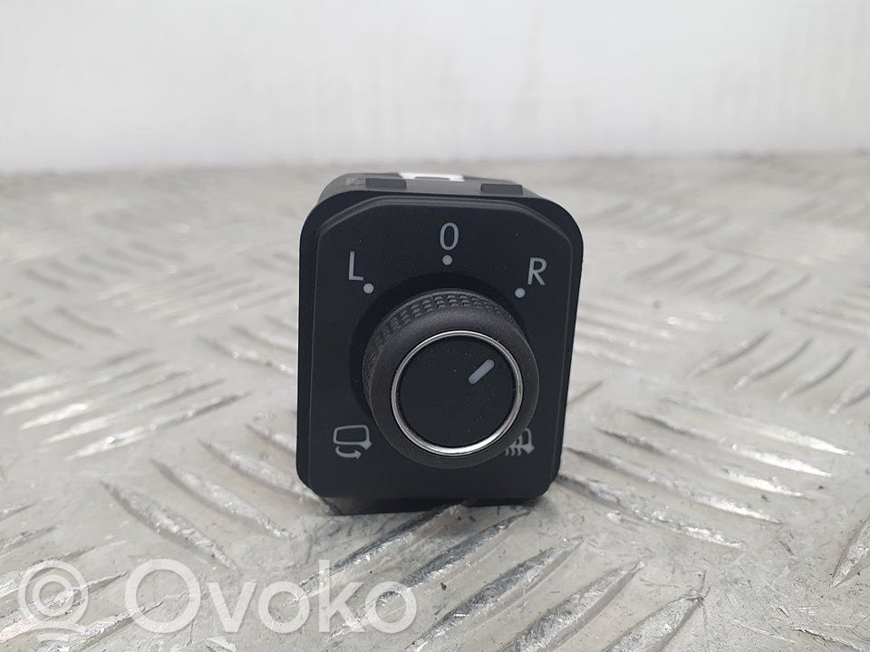 Volkswagen Polo Przycisk regulacji lusterek bocznych 