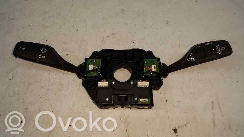 BMW 2 F46 Palanca de control del limpiaparabrisas 
