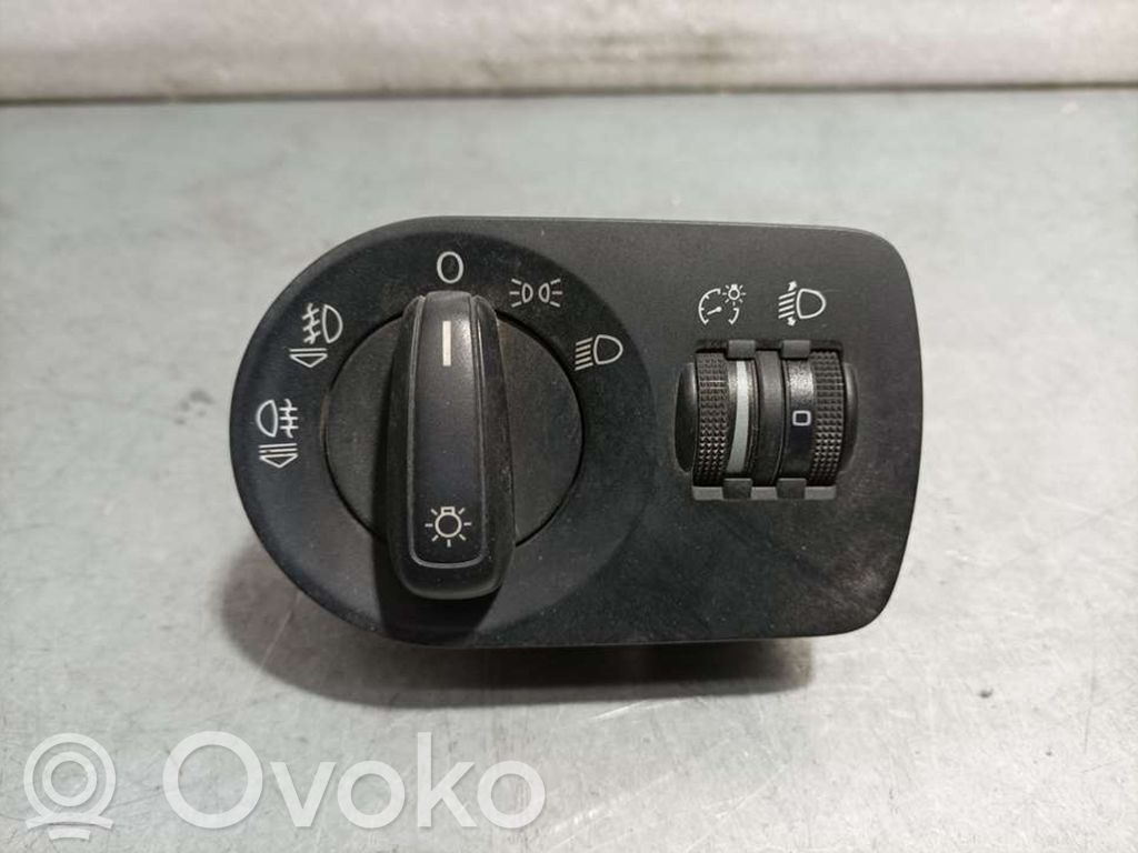Audi A1 Light switch 