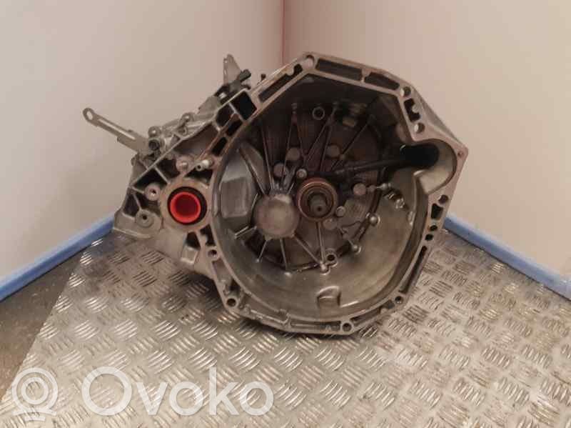 Nissan Pulsar Cutie viteze manuală cu 5 trepte