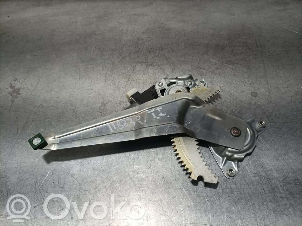 Suzuki Ignis Alzacristalli manuale della portiera posteriore