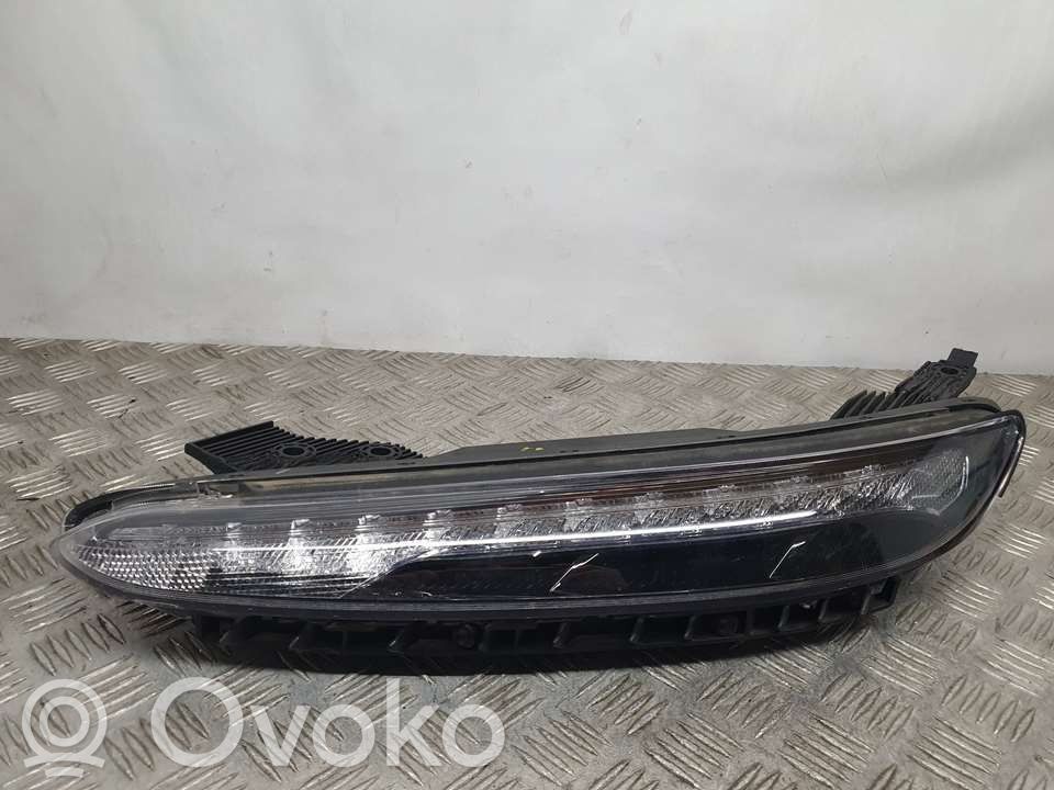 Lampa przednia   92207J9500,2PATASREPARADAS