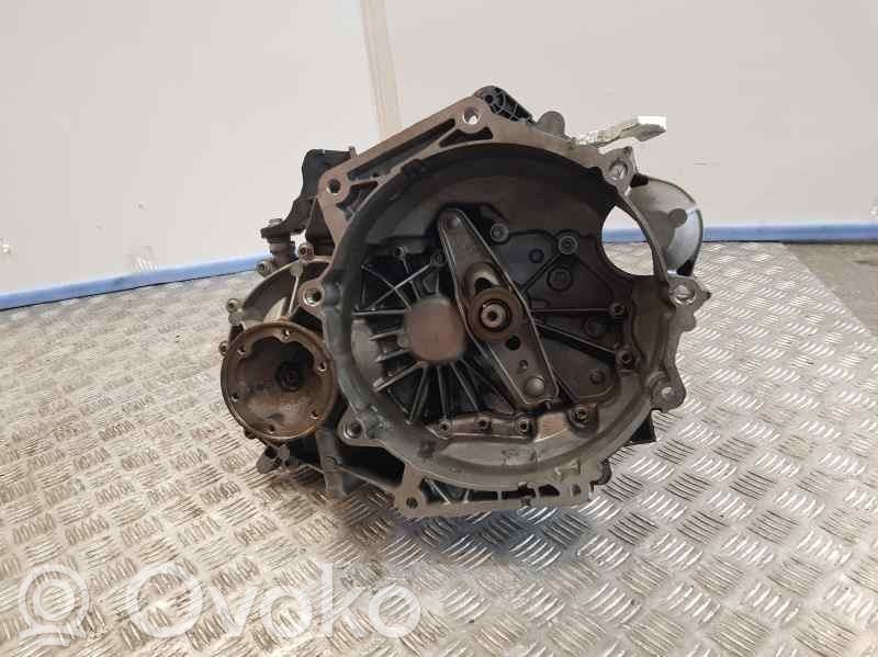 Volkswagen Golf VII Cutie viteze manuală cu 5 trepte