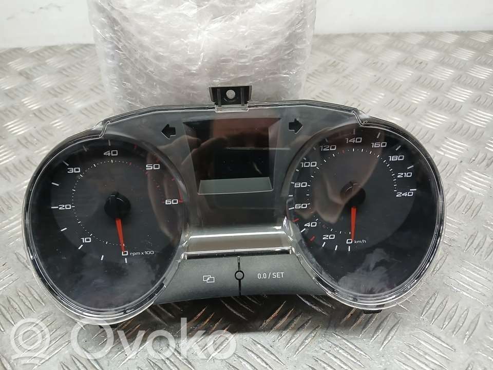 Seat Ibiza IV (6J,6P) Vitezometru (grup de instrumente) 