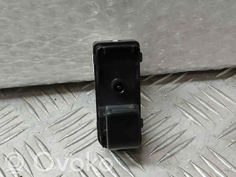 Interruptor del elevalunas eléctrico   D09H66370
