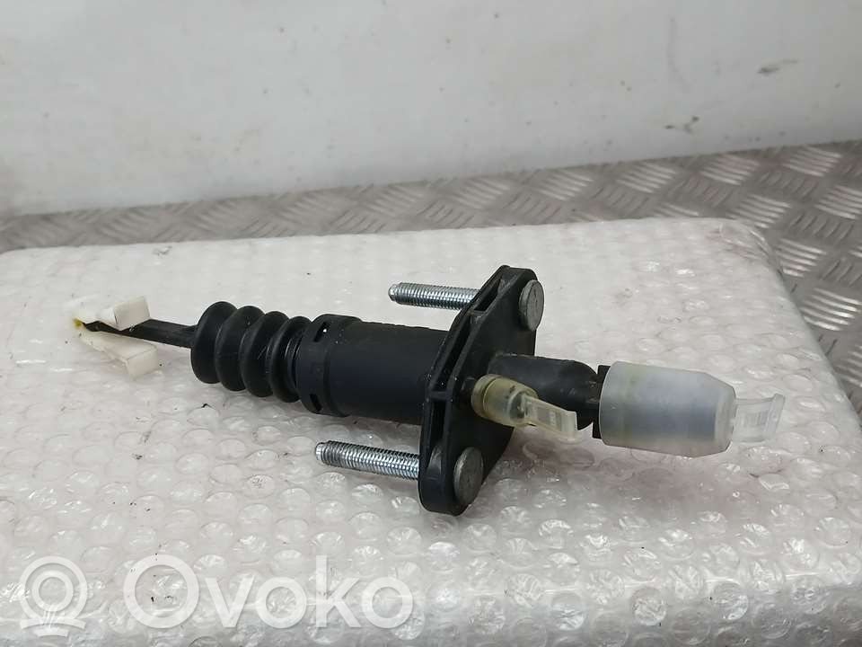 Cilindro de embrague hidráulico   24412670,GM