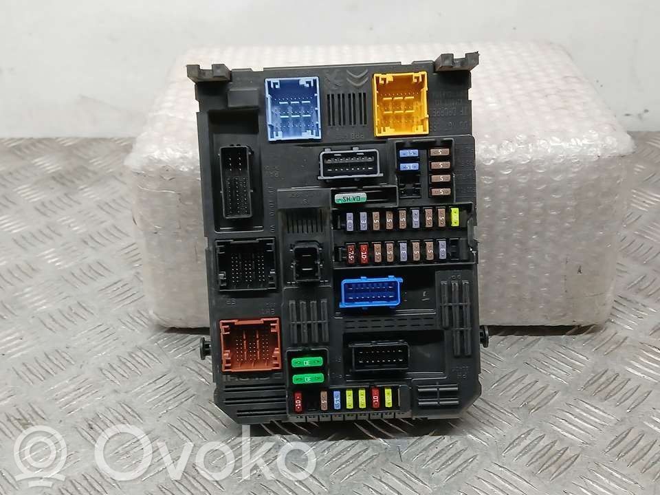 Citroen C4 Cactus Drošinātāju bloks 
