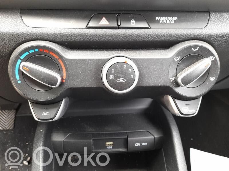 KIA Stonic Climate control unit 