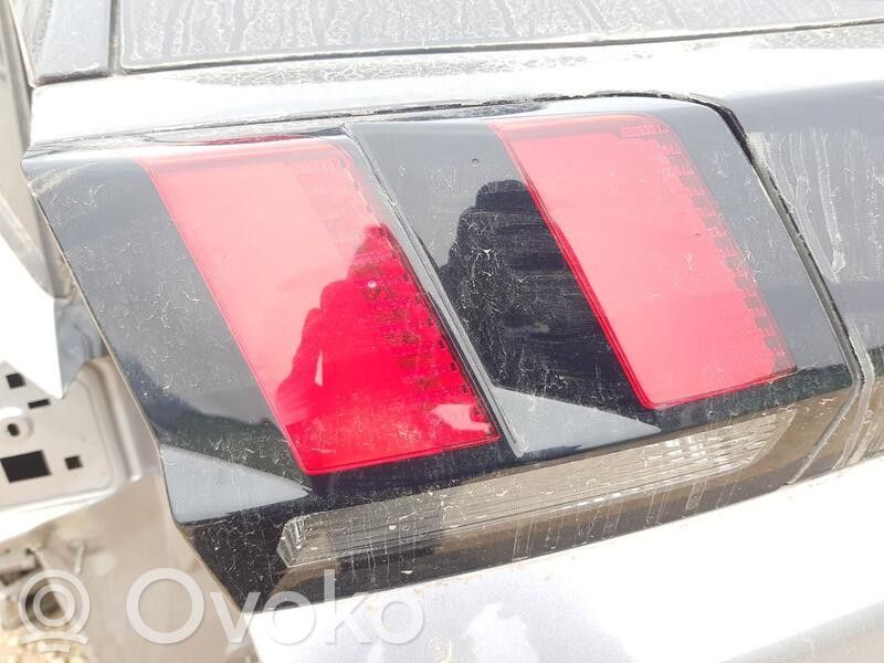 Peugeot 3008 II Rückleuchte Heckleuchte innen 