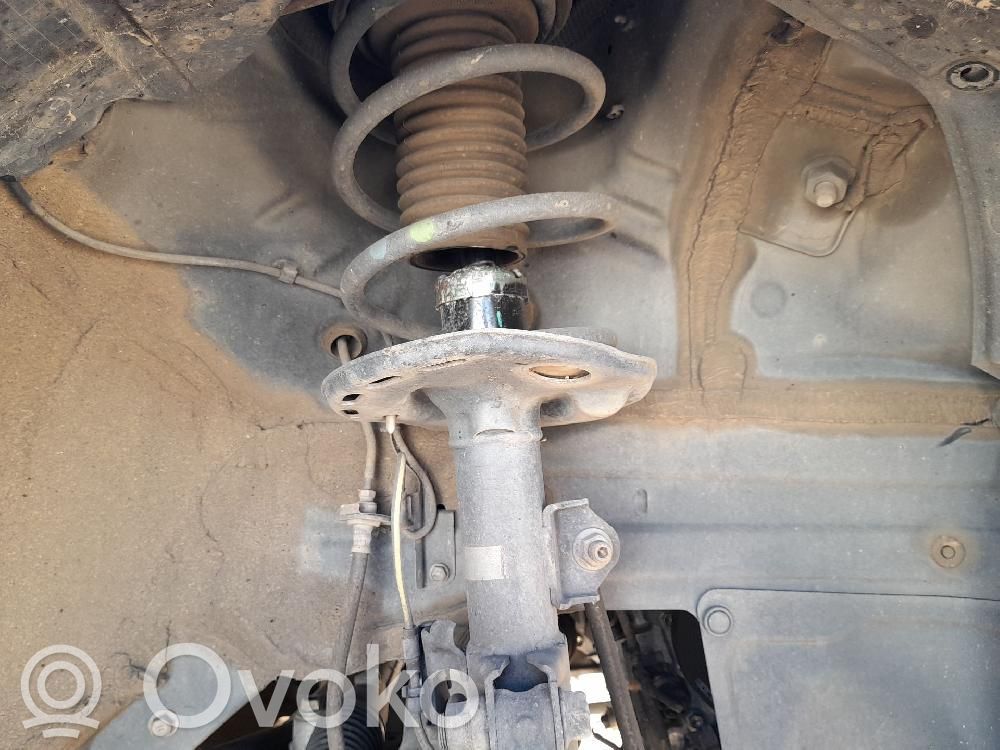 Toyota Auris E180 Etuiskunvaimennin 