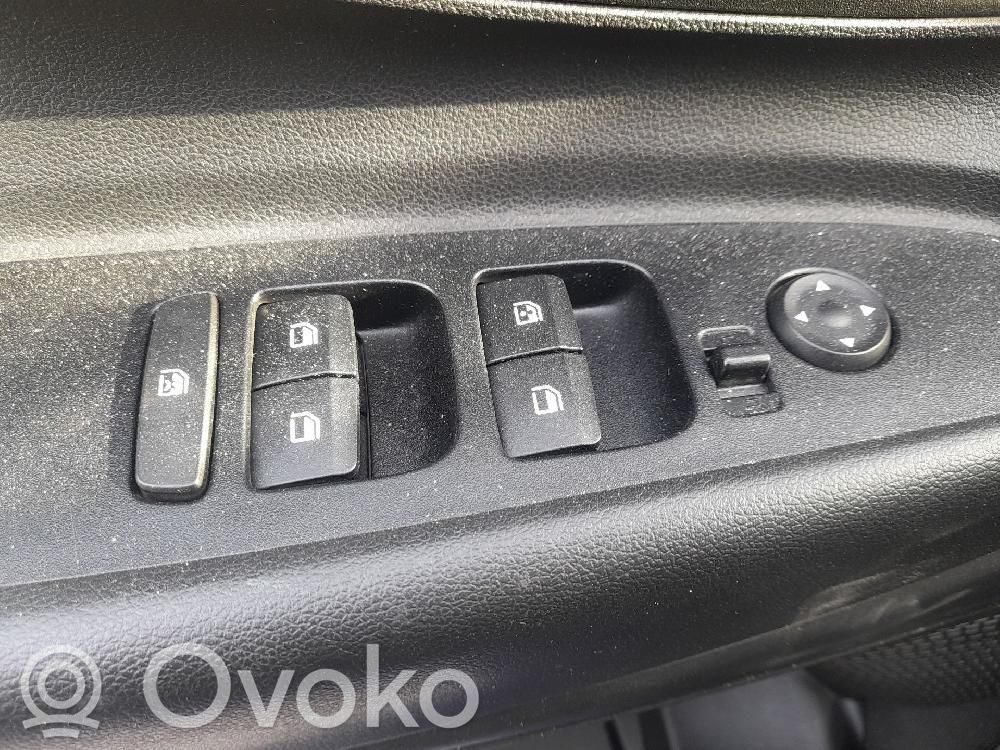 Hyundai i20 (BC3 BI3) Comutator comandă geamuri electrice