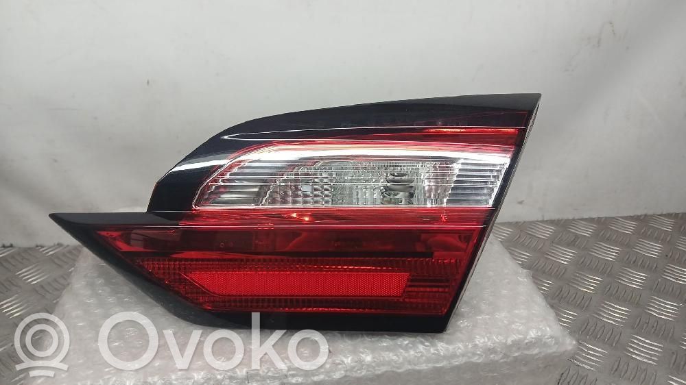 Ford Fiesta Lampă spate în capacul portbagajului 