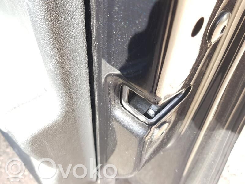 Volkswagen Taigo Zamek drzwi przednich 