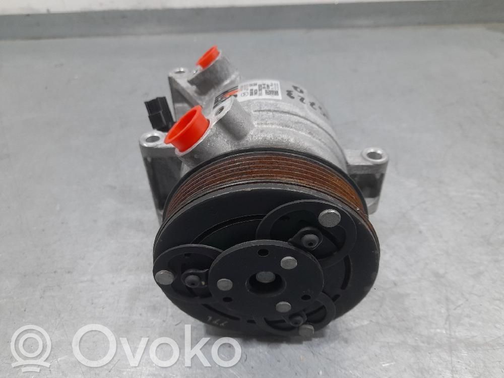 Ilmastointilaitteen kompressorin pumppu (A/C)   DB5H61450