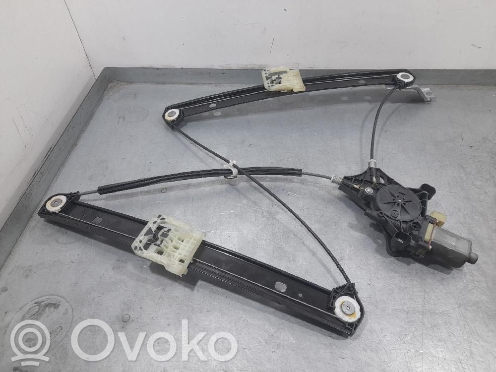 Audi Q3 F3 Alzacristalli della portiera anteriore con motorino