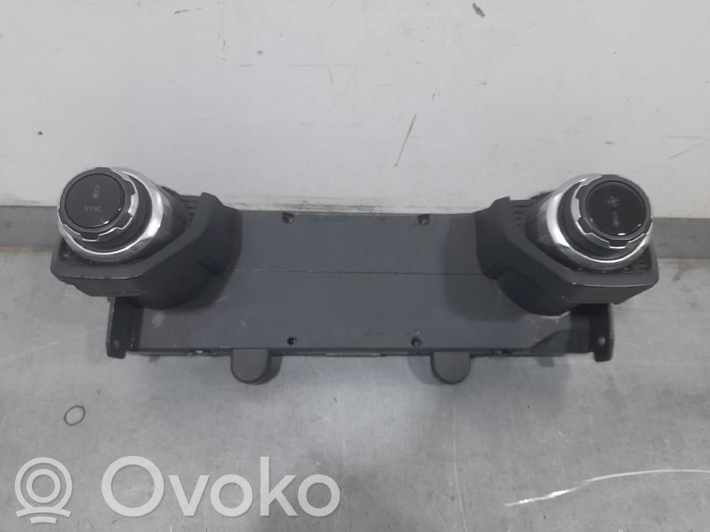 Lynk & co 01 Centralina del climatizzatore 