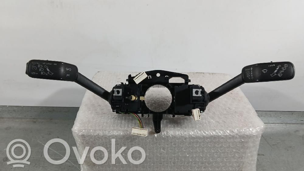 Seat Leon (5F) Manetka / Przełącznik wycieraczek 