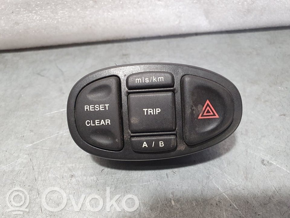 Botón interruptor de luz de peligro   111354