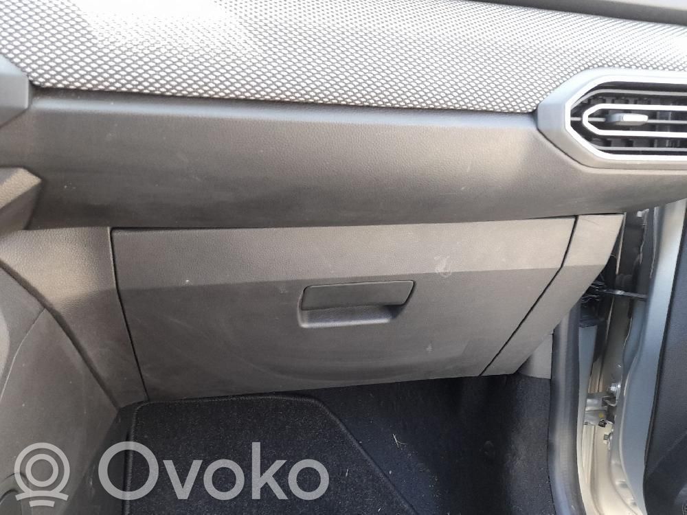 Dacia Sandero III Schowek deski rozdzielczej 
