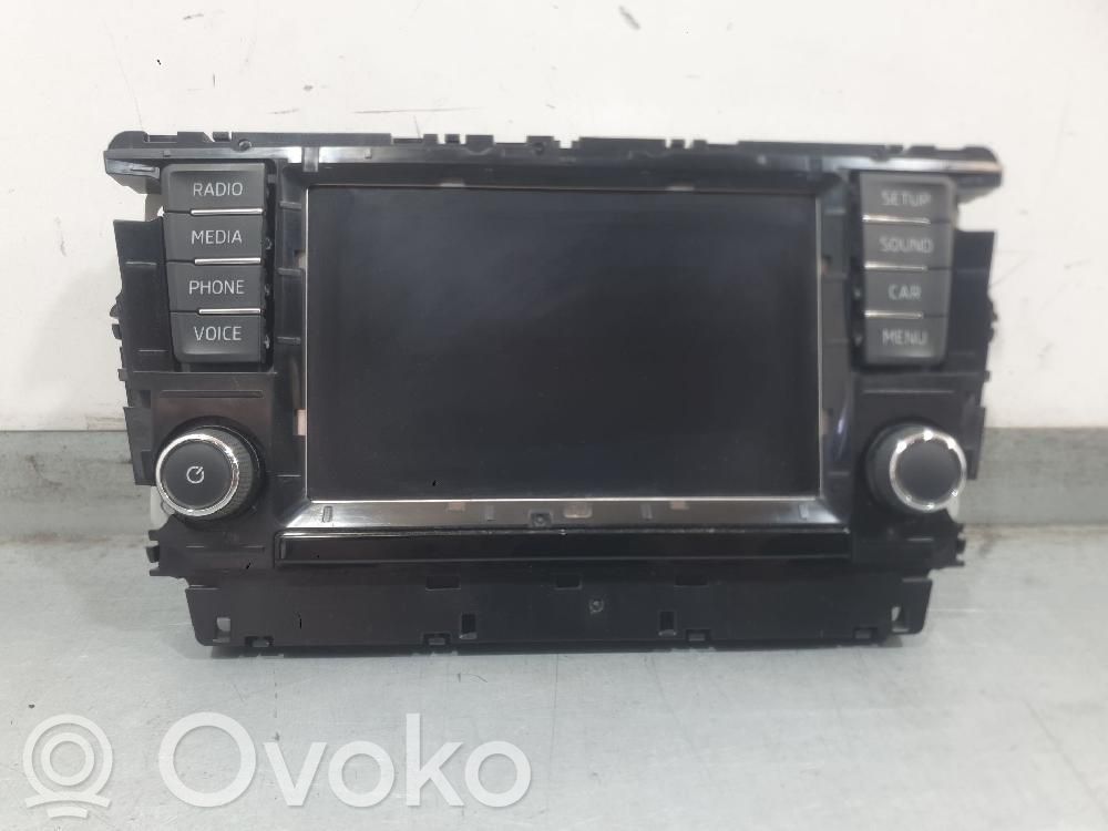 Skoda Rapid (NH) Panel / Radioodtwarzacz CD/DVD/GPS 