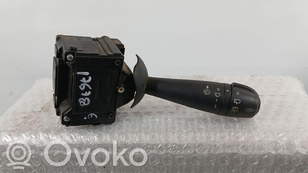 Pyyhkijän vipu   8201168008