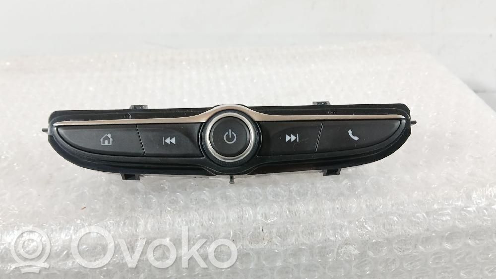 Opel Astra K Mando de control del sonido 